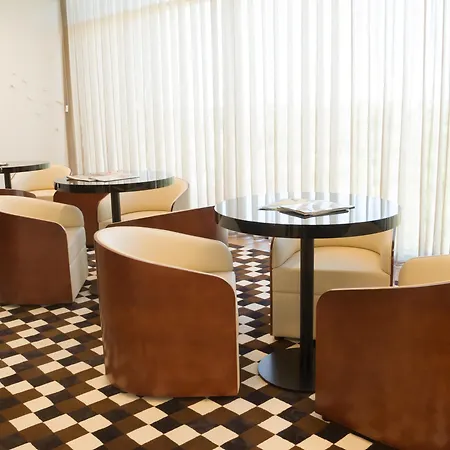 Garca Real & - Singular's 4* 몬테모르-우-벨류