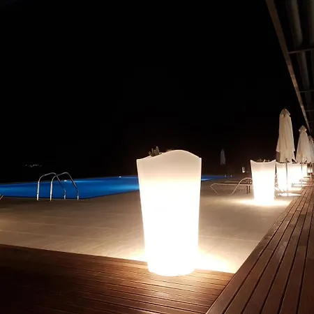 Garca Real & - Singular's Hotel 4*